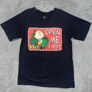 Peanuts Charlie Brown T Shirt Men's‎ Size M Black Christmas Open Me First Tee